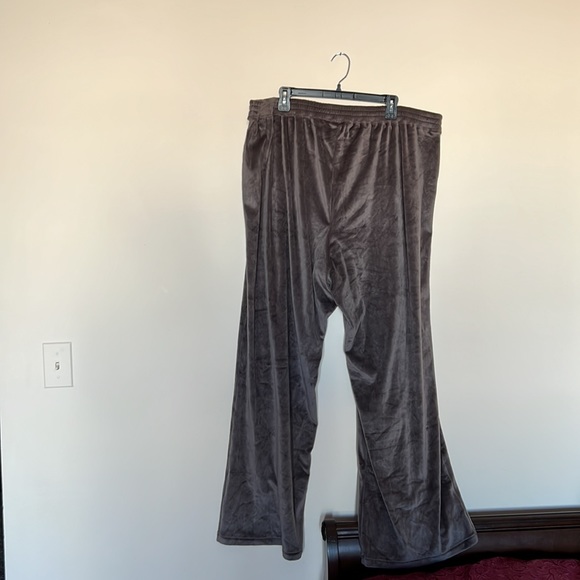 SKIMS Velour Wide Leg Pants - Picture 4 of 5